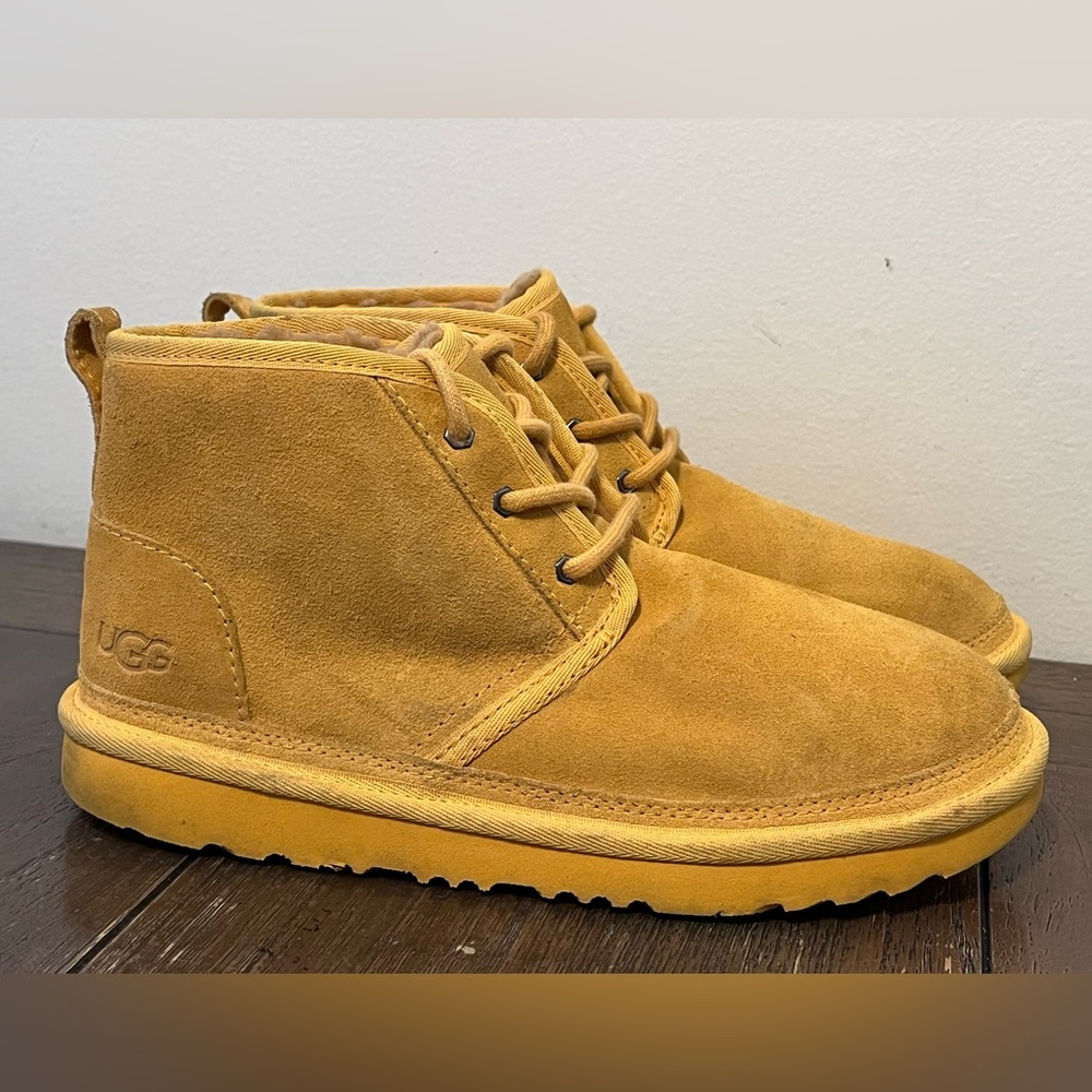 UGG Neumel Boots Yellow Mens size 5